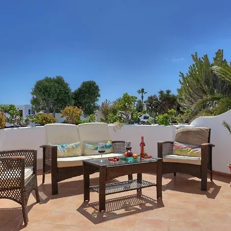 Puerto Del Carmen Sleeps 9 With Pool&wifi Puerto del Carmen (Lanzarote)