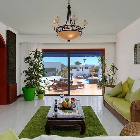 Puerto Del Carmen Sleeps 9 With Pool And Wifi Villa *