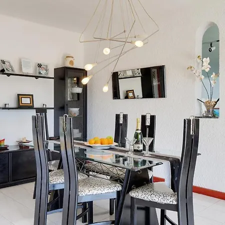 Villa Puerto Del Carmen Sleeps 9 With Pool And Wifi