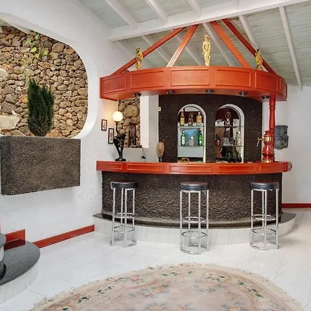 Puerto Del Carmen Sleeps 9 With Pool And Wifi Villa Puerto del Carmen (Lanzarote)