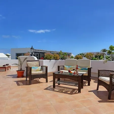 Puerto Del Carmen Sleeps 9 With Pool And Wifi *